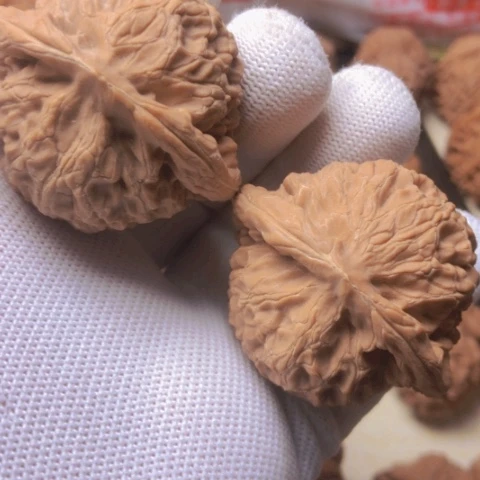 【闪购商品】桃核吊坠逸**室宫灯狮子头