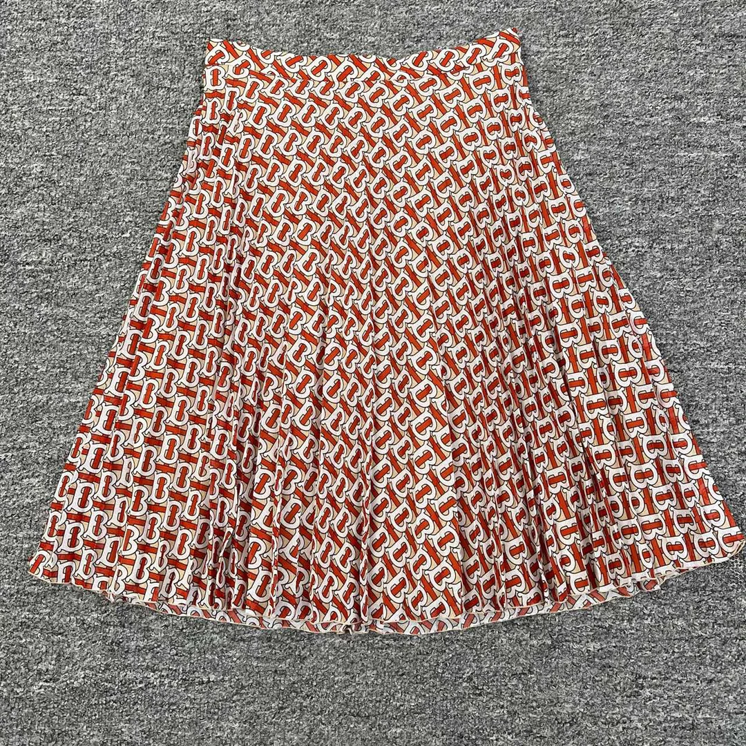 全新未使用 BURBERRY/博柏利 10333tb满logo百褶半裙/uk6码/女款