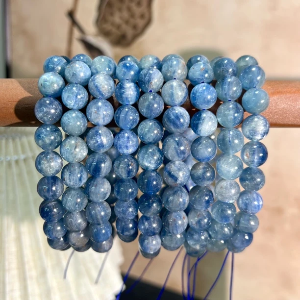 【月月家】S086天然草莓蓝晶石单圈手串 多样性发其一