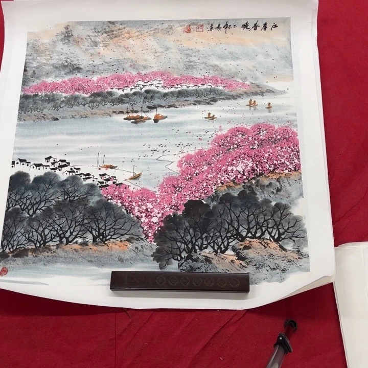 国画花鸟等图案为一体的