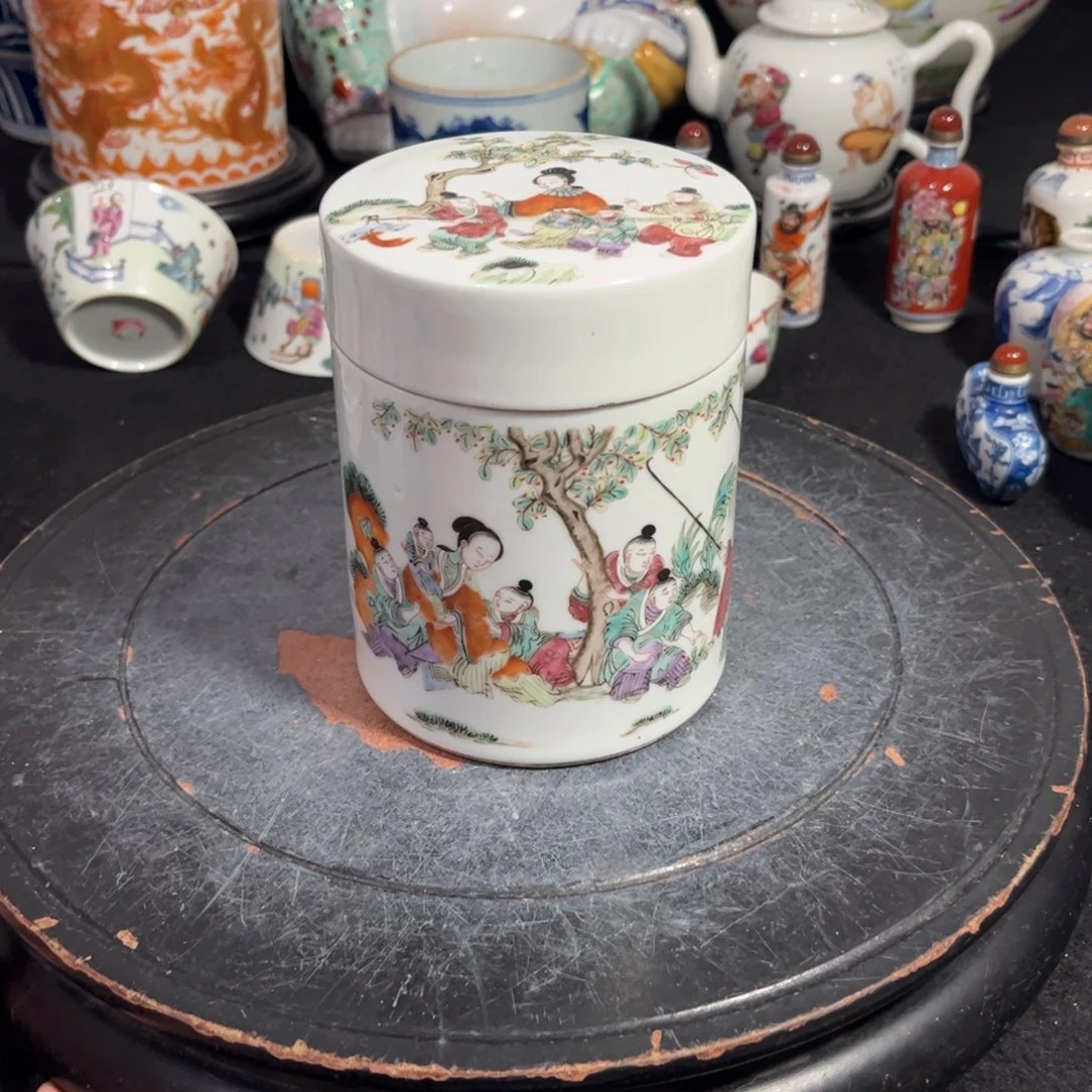 摆件粉彩人物故事盖罐