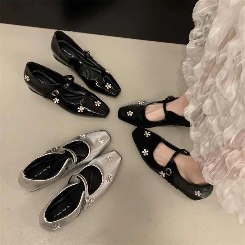 法式银色小皮鞋复古水钻花朵浅口单鞋女新款一字扣玛丽珍鞋女