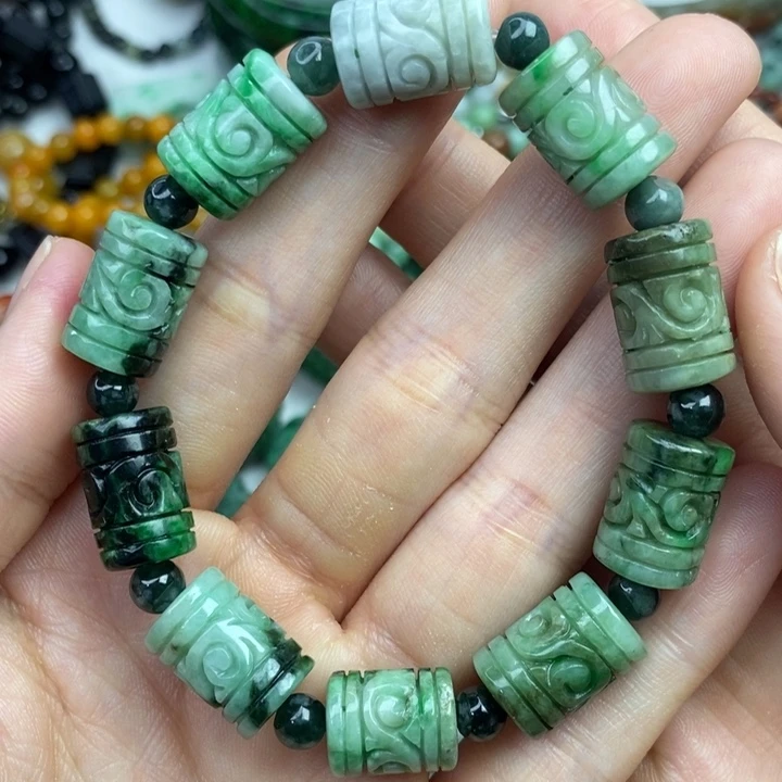 颈饰未镶嵌翡翠吊坠