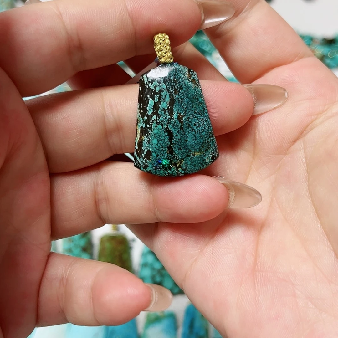 【闪购商品】未镶嵌绿松石珠宝奇石