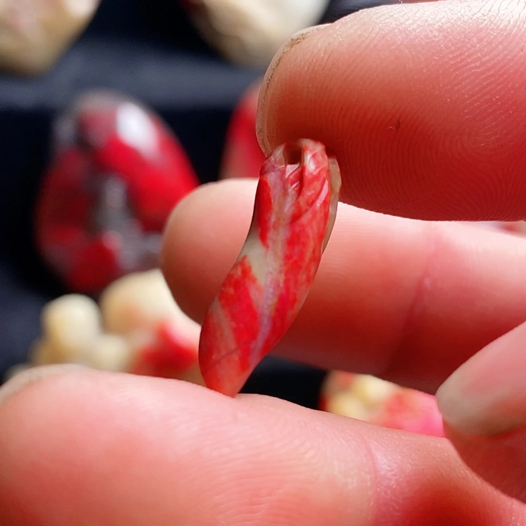 昌化石印石昌化鸡血石挂件。小挂件