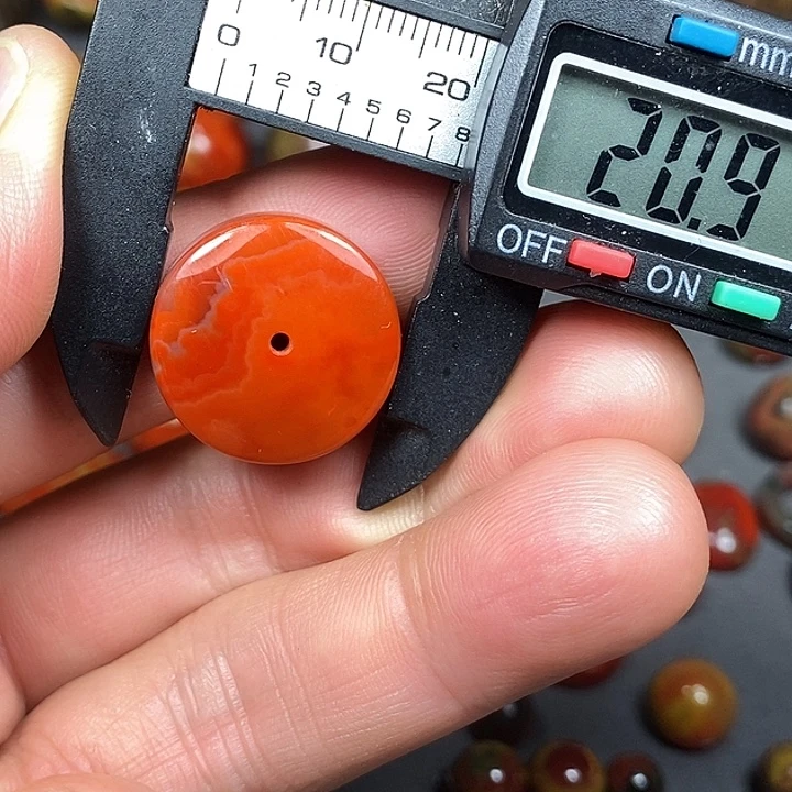 南红玛瑙未镶嵌挂件