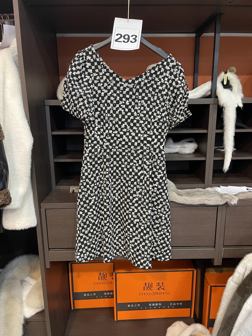 293夏季通勤黑色裙子时尚宽松高腰春季百褶百搭半身裙气质连衣裙