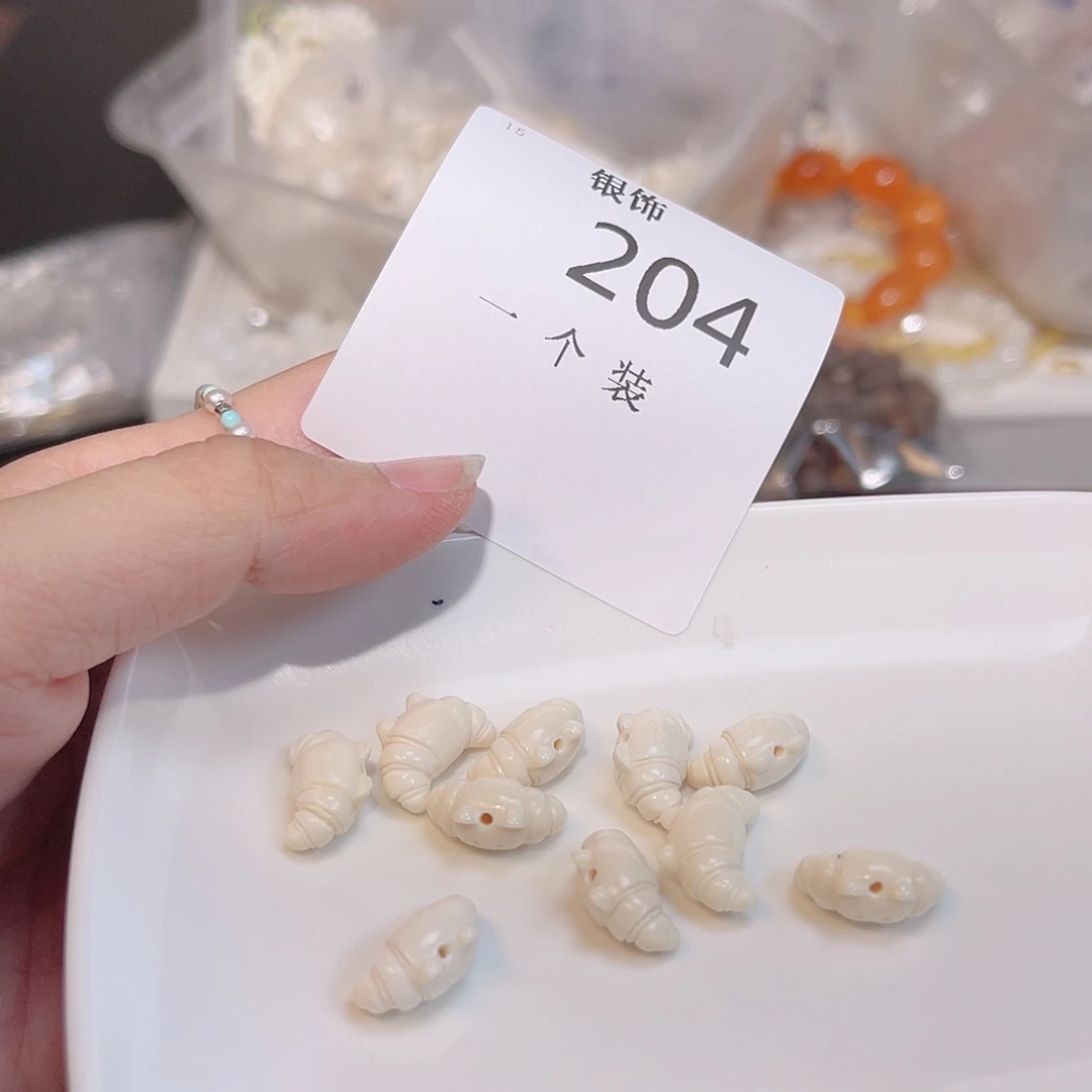 未镶嵌珠宝半成品水晶204 。