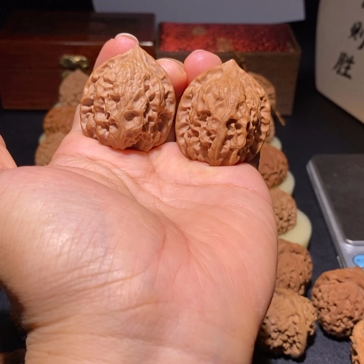 文玩核桃吊坠玲珑35