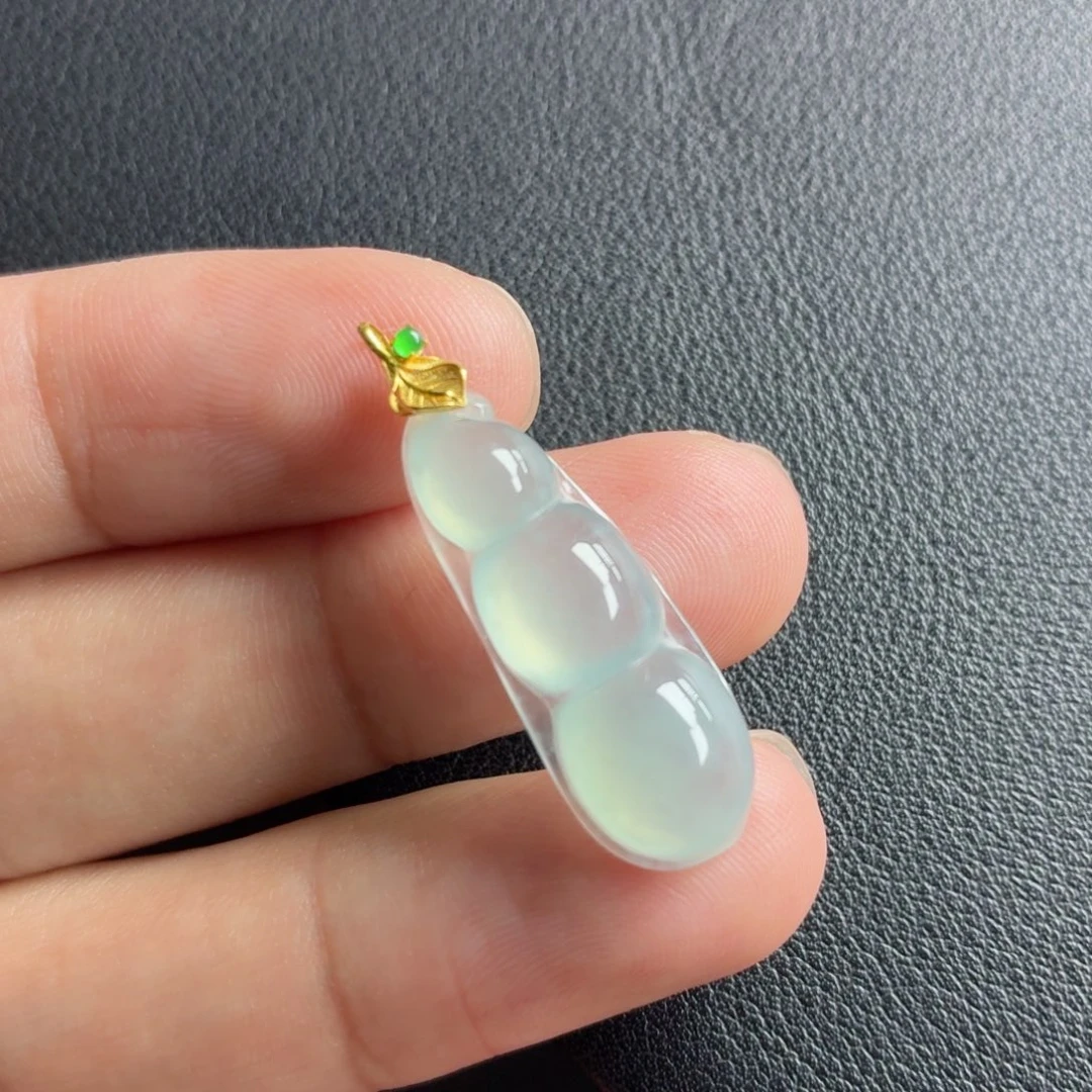 翡翠18K金镶嵌颈饰翡翠