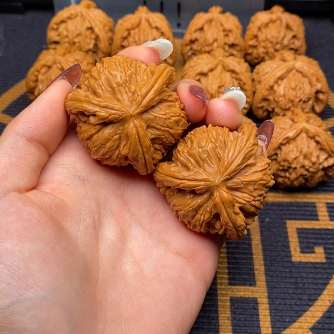 文玩核桃吊坠0**s白狮子