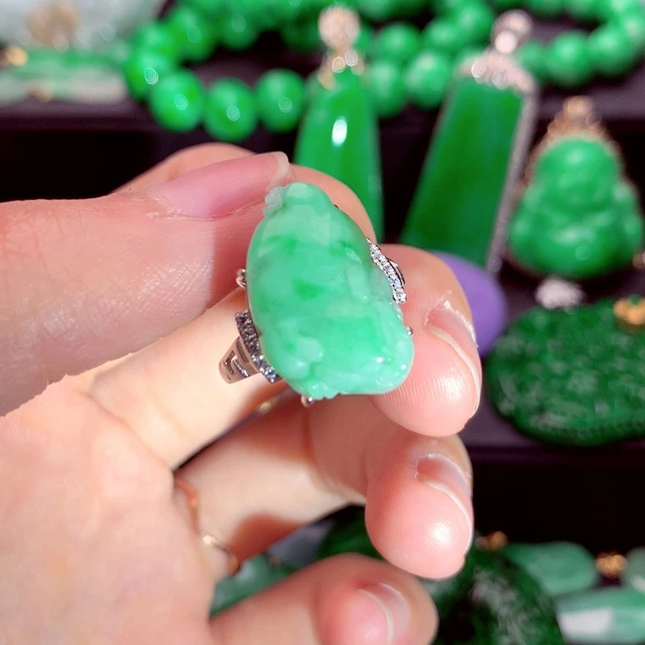 翡翠未镶嵌吊坠(不含链)