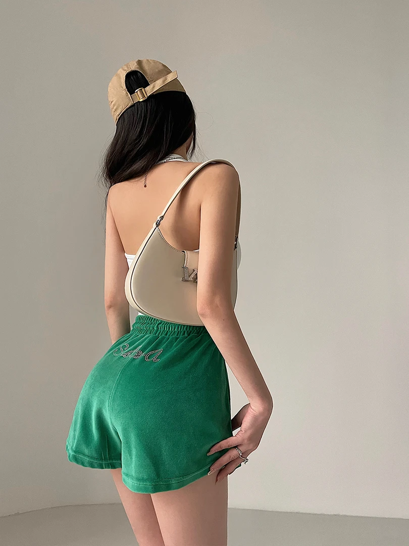 辣妹烫钻闪闪短裤210