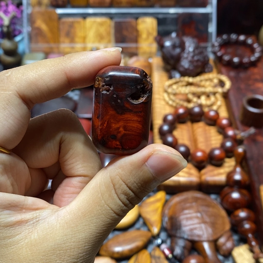 用***0檀香紫檀（小叶紫檀）瑕疵