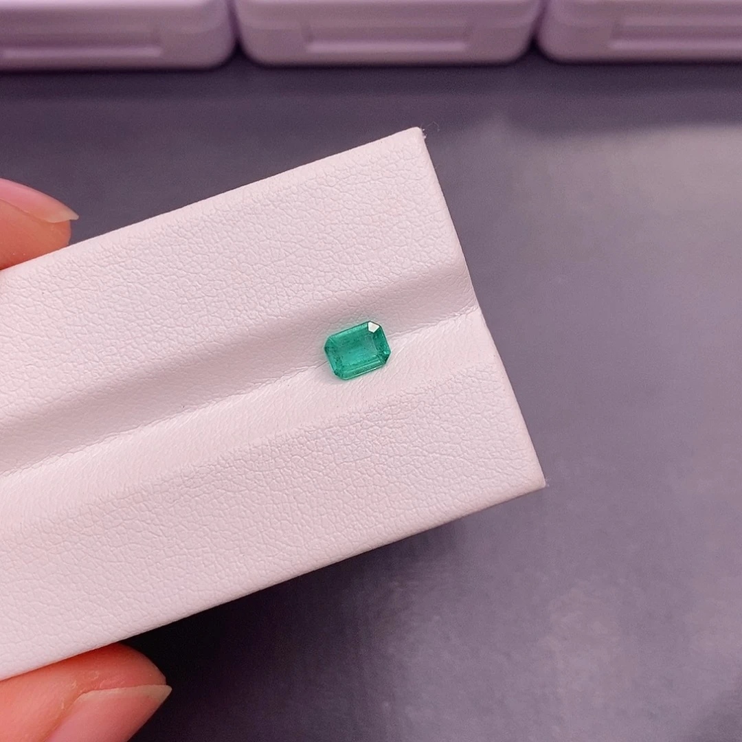 裸石祖母绿4×5mm左右