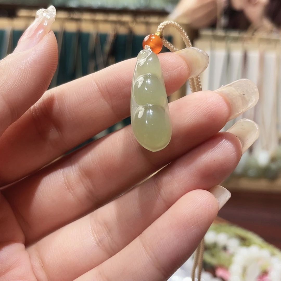 和田玉（糖玉）未镶嵌颈饰