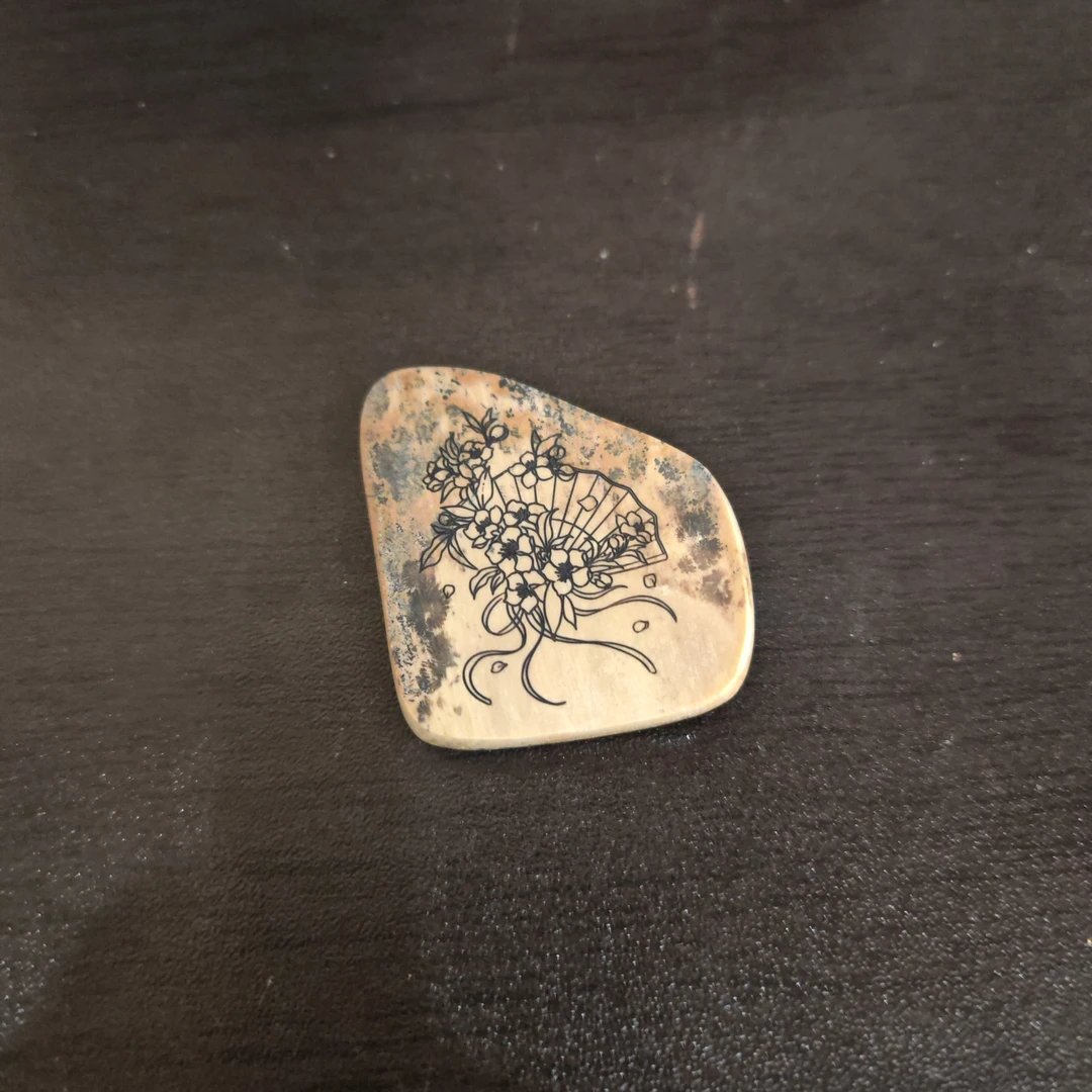 猛犸约8克雕刻件XY1443