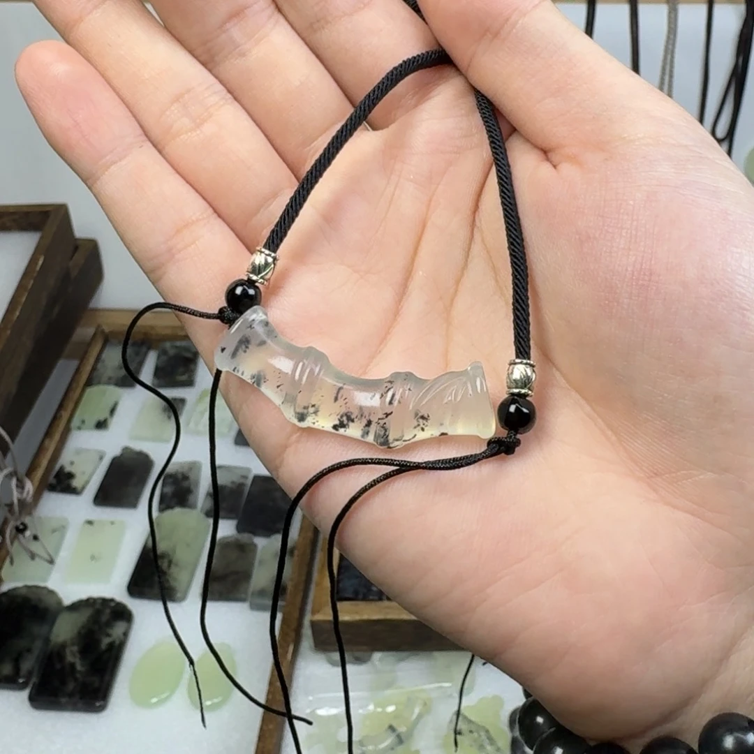 蛇纹石玉吊坠未镶嵌落