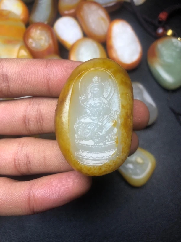 和田玉文殊菩萨吊坠