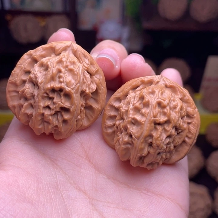 桃核把件白狮子闪购16