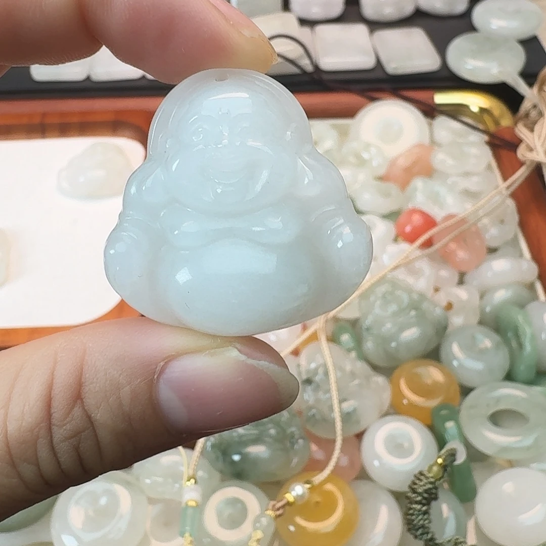 1***3石英质玉未镶嵌颈饰佛公