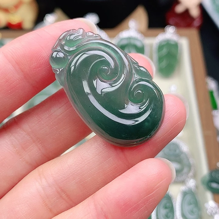 颈饰未镶嵌翡翠吊坠