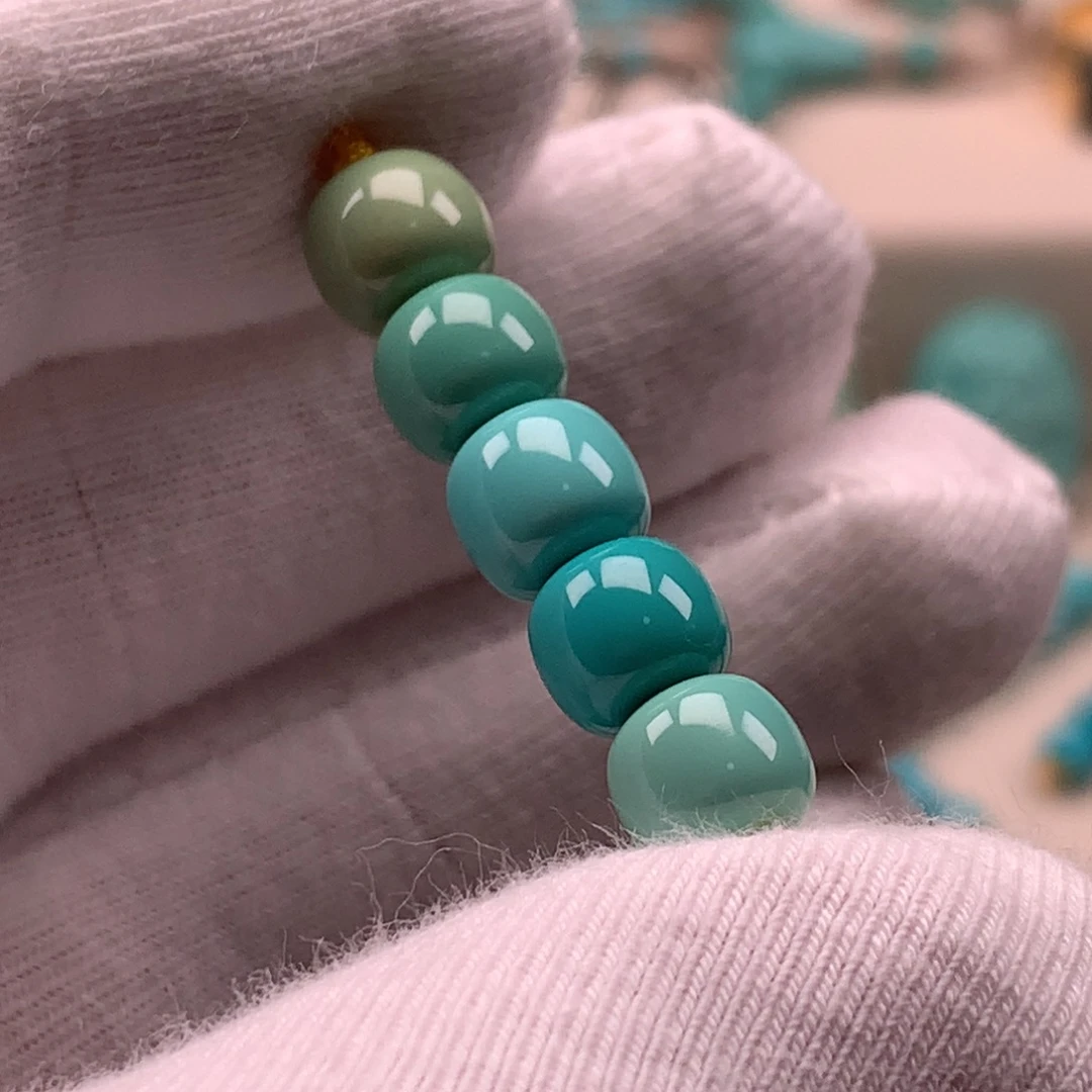 绿松石未镶嵌颈饰