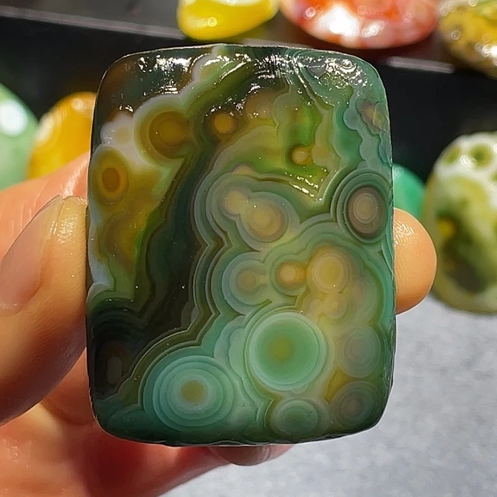 玛瑙/玉髓未镶嵌珠宝奇石