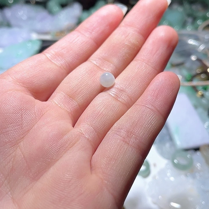 翡翠未镶嵌颈饰蝶*天然