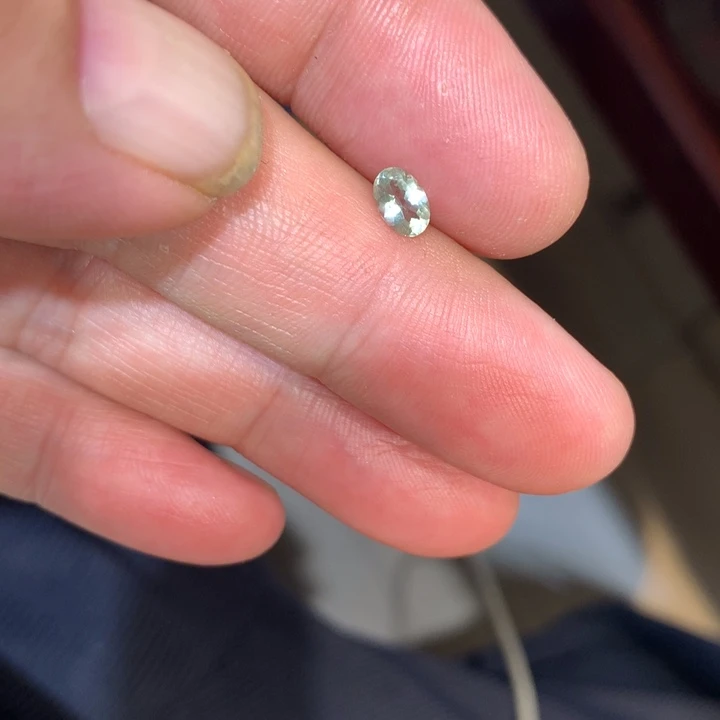 海蓝宝石笔搁未镶嵌裸石4*6