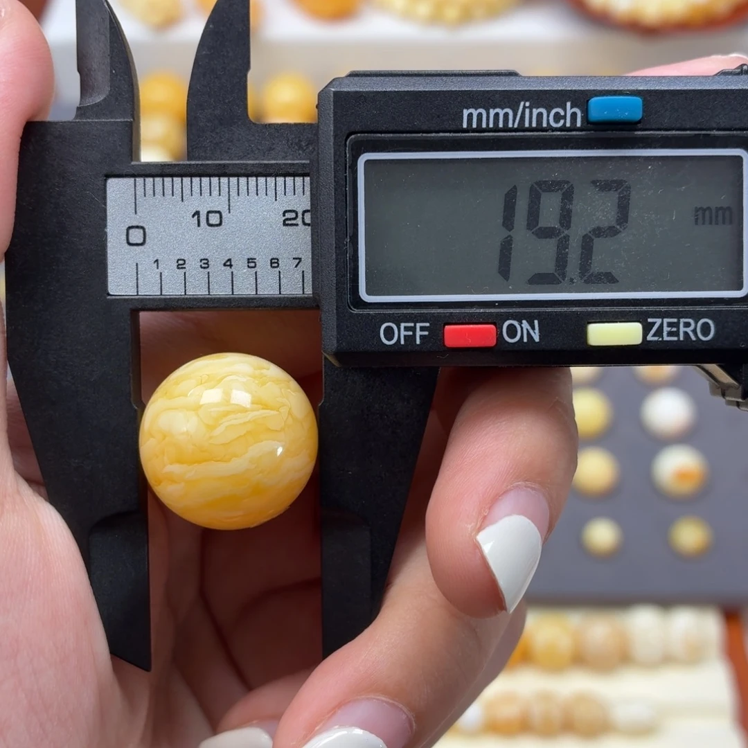 琥珀未镶嵌裸石19.2mm