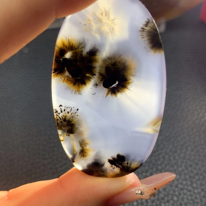 張***靈玛瑙/玉髓未镶嵌颈饰