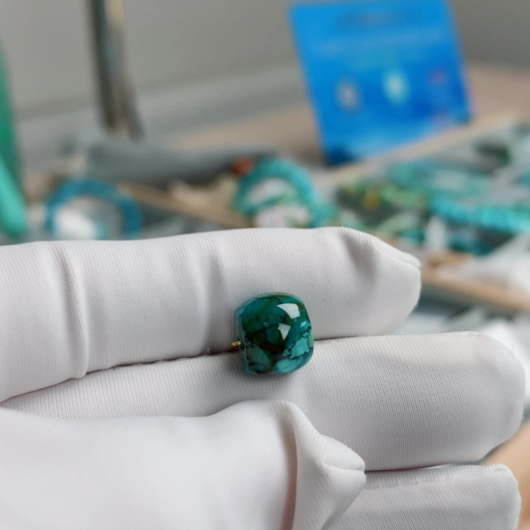 绿松石未镶嵌挂件