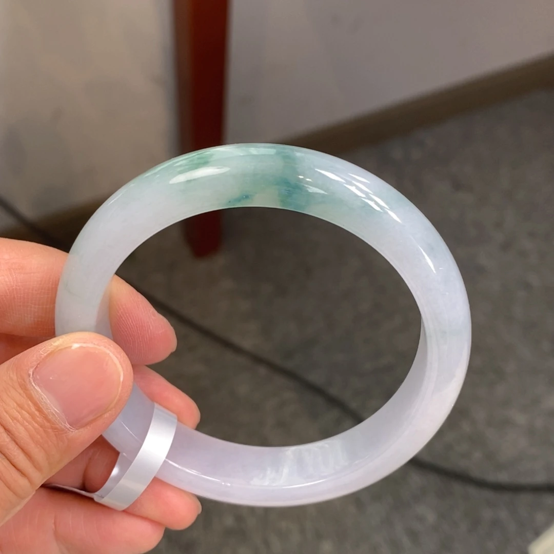 翡翠手镯未镶嵌缅甸翡翠