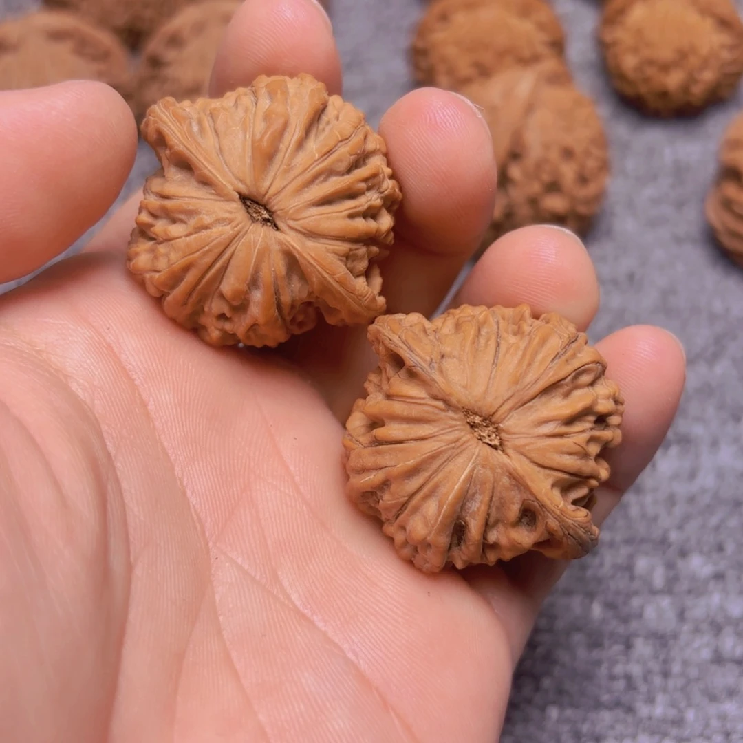 核桃把件老**生37有修小磨盘