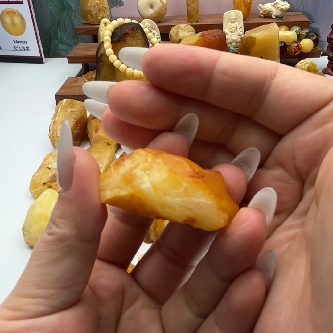 彩***飞定制琥珀未镶嵌琥珀