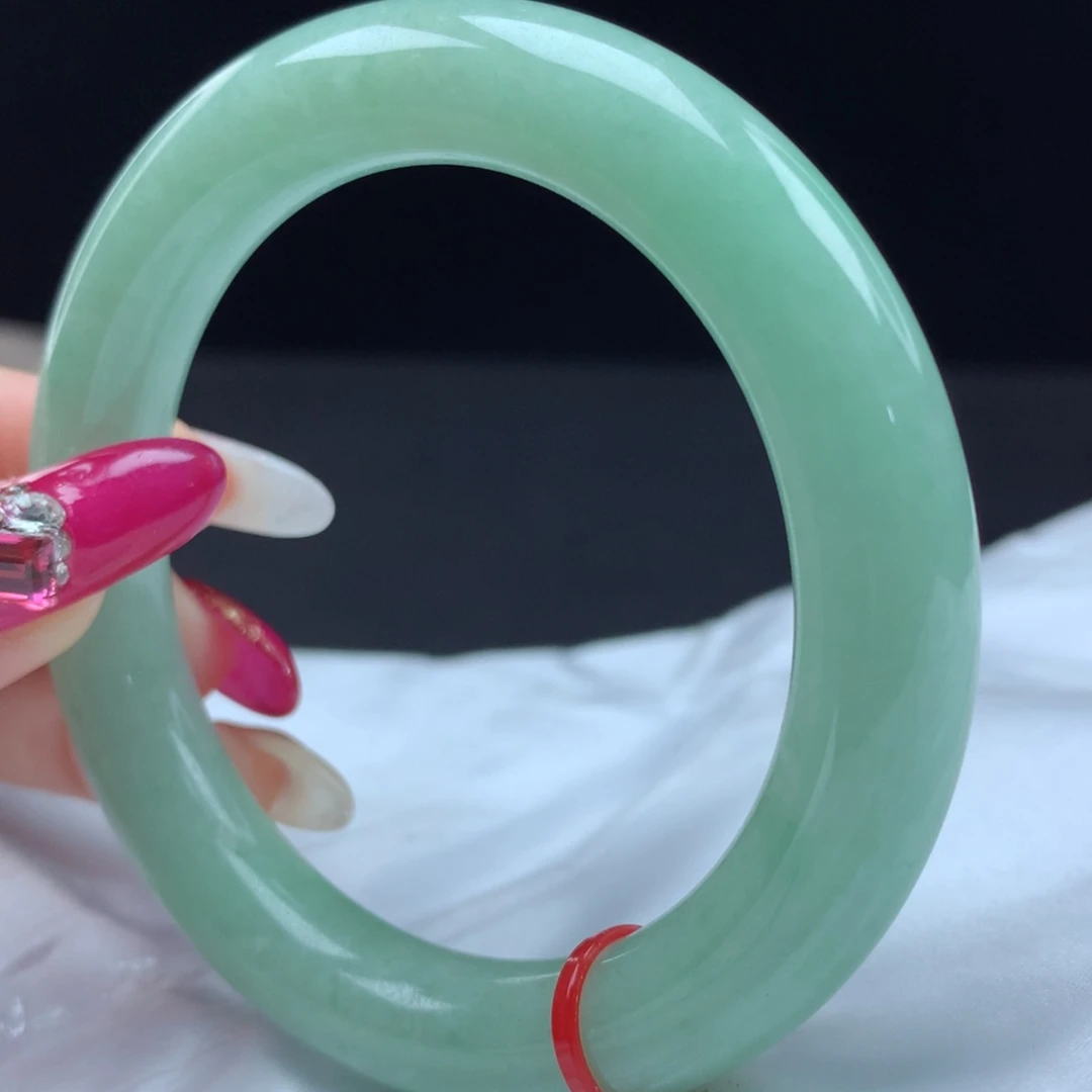 未镶嵌手镯（圆镯）翡翠23079，