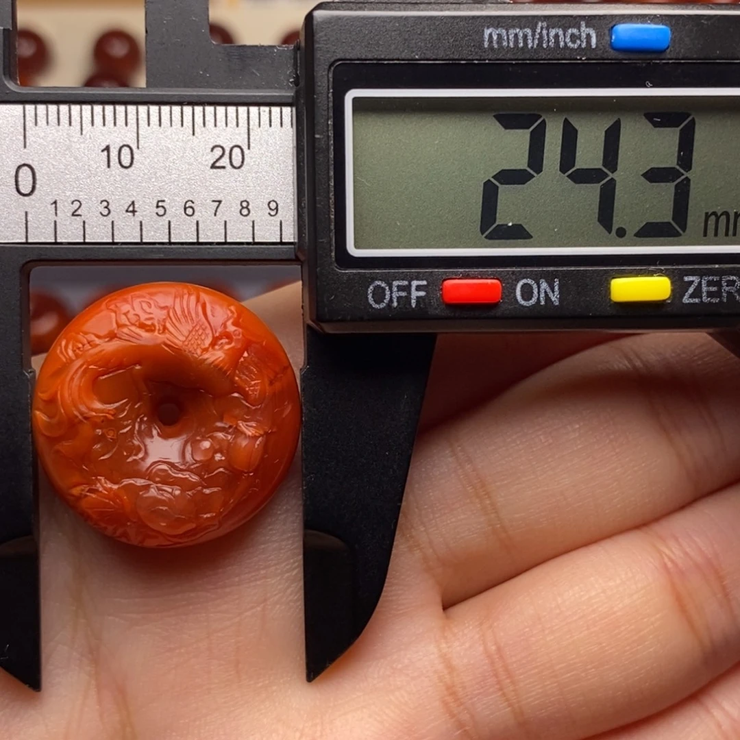 南红玛瑙未镶嵌配饰凤凰牡丹扣 微瑕