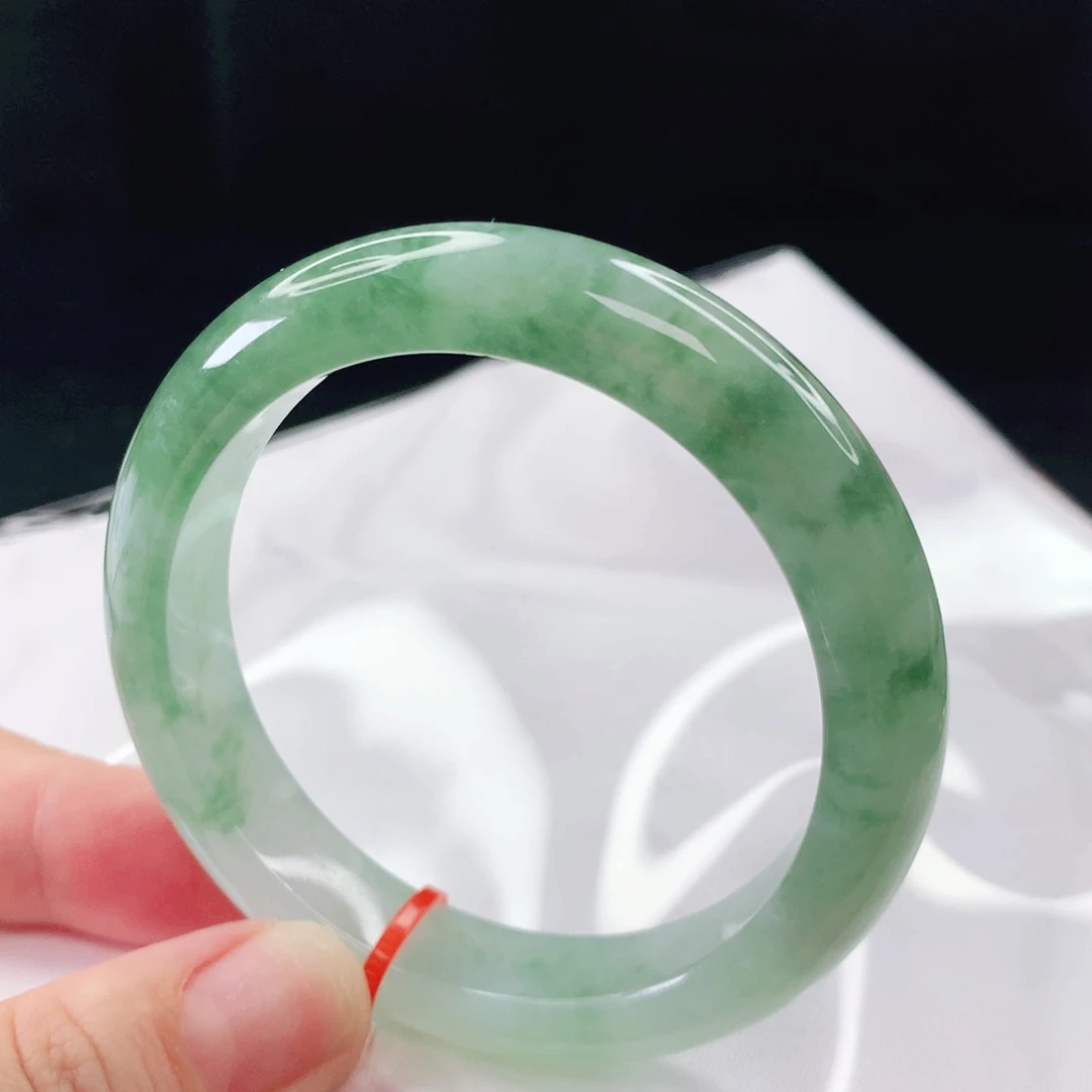 翡翠手镯未镶嵌圈口51.6