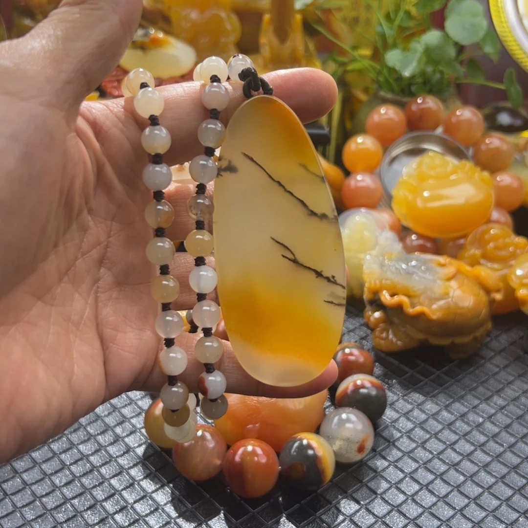 石英质玉未镶嵌颈饰