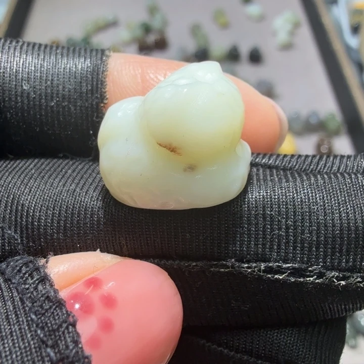 和田玉未镶嵌珠宝奇石