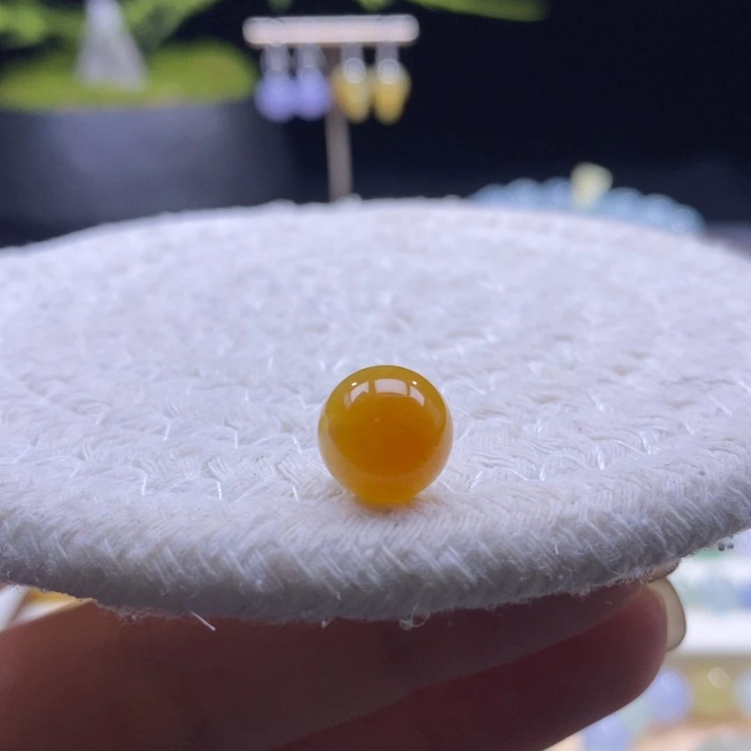 翡翠未镶嵌颈饰冰黄红翡卡10.3mm