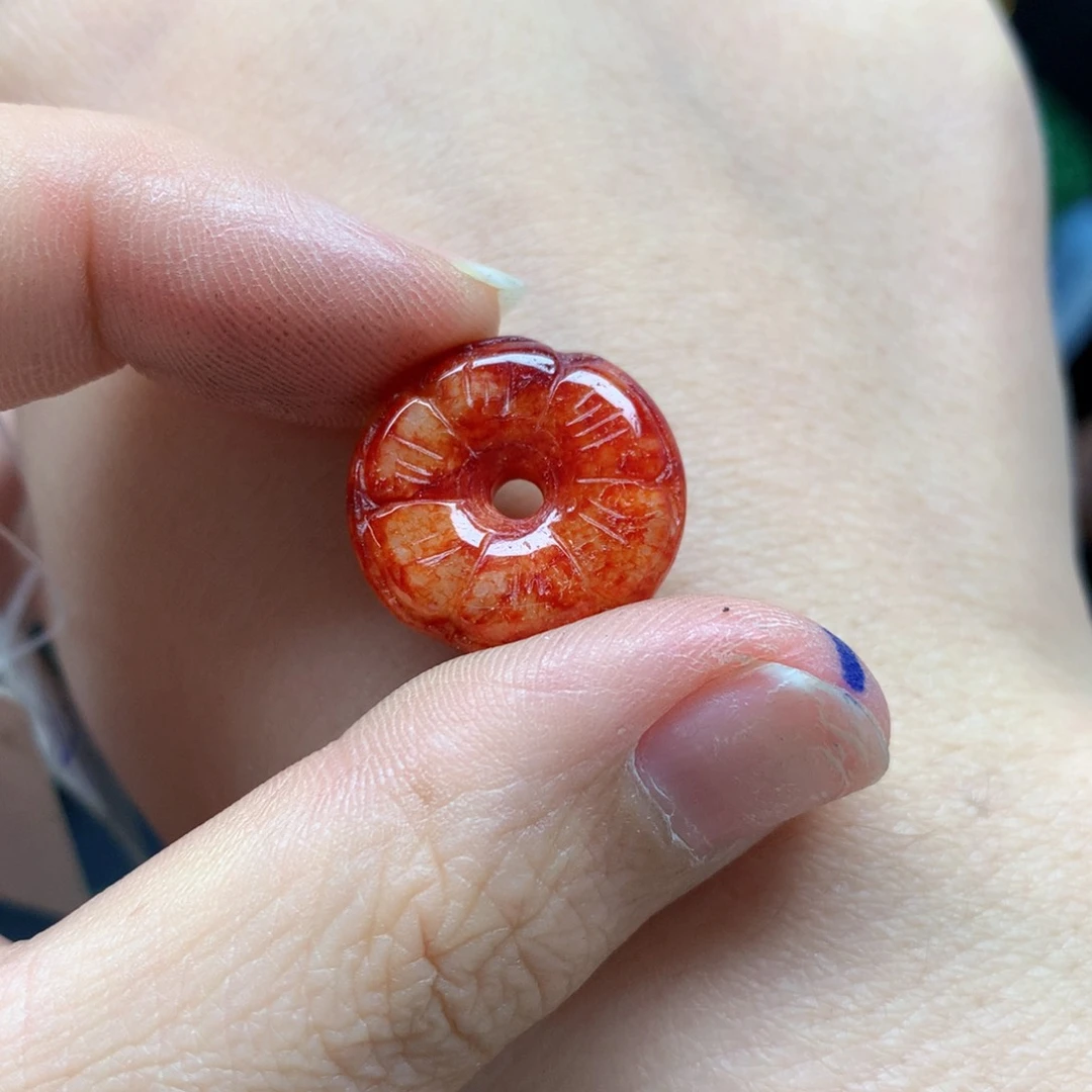翡翠颈饰未镶嵌繁*?