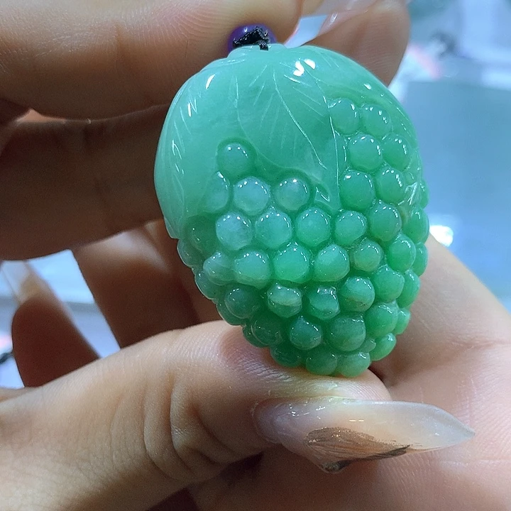 颈饰未镶嵌翡翠天然翡翠A货吊坠