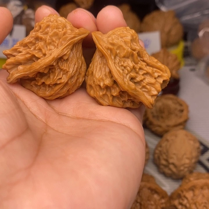 把件桃核异型小鸟