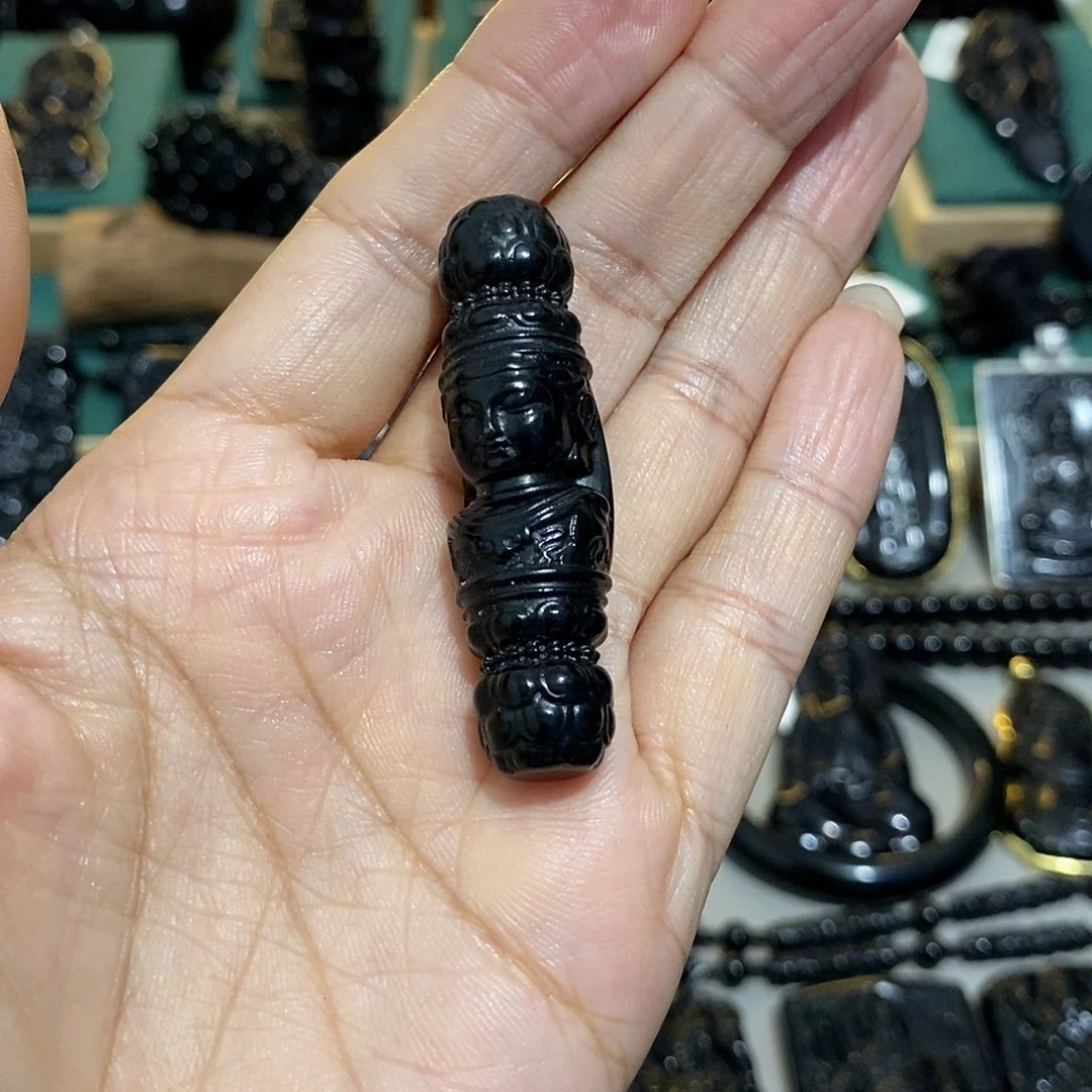 S***.蛇纹石玉未镶嵌颈饰