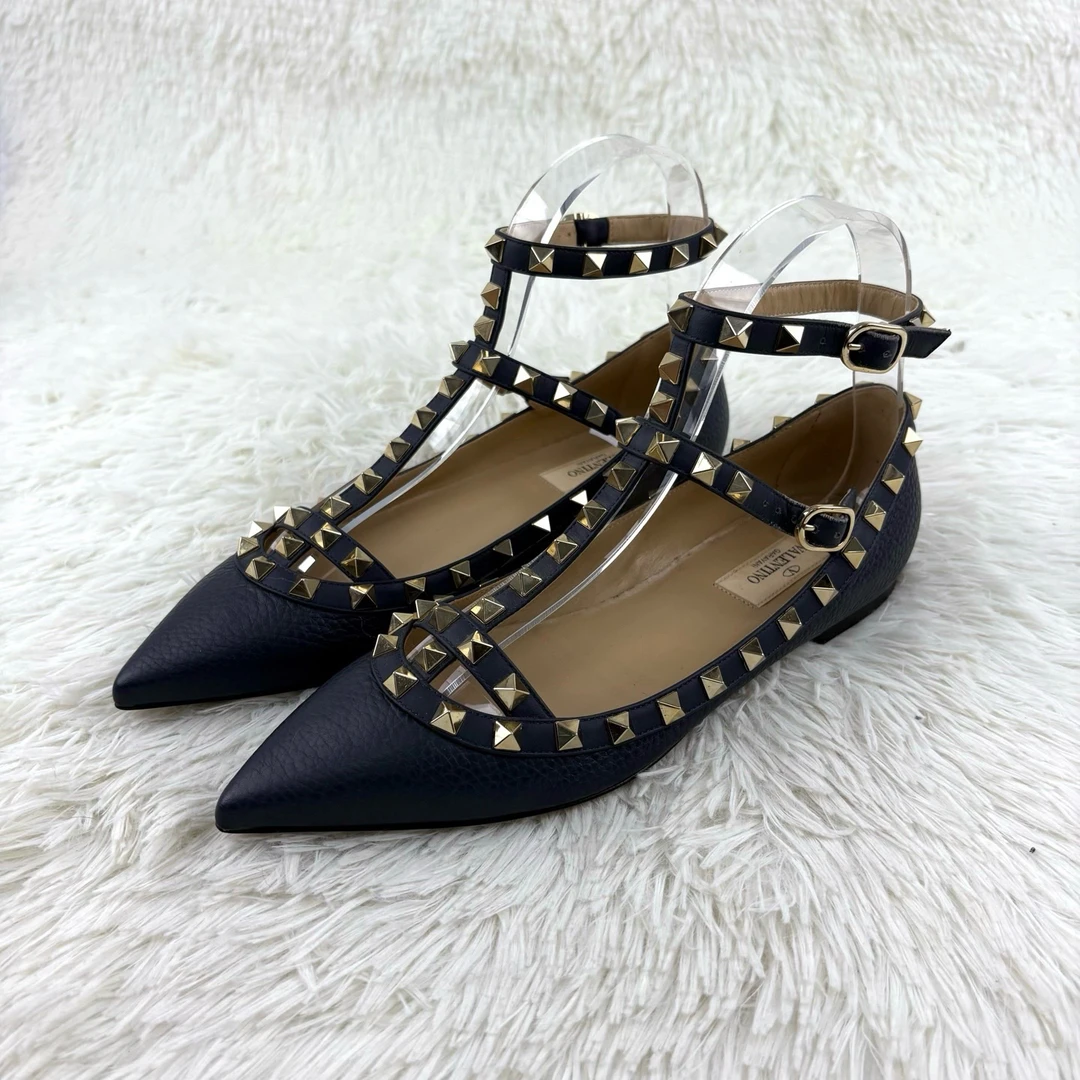 99新 Valentino/华伦天奴 二环黑色铆钉平底鞋37码14591316