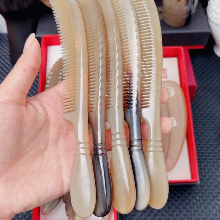 纯手工制作纯牛角梳子
