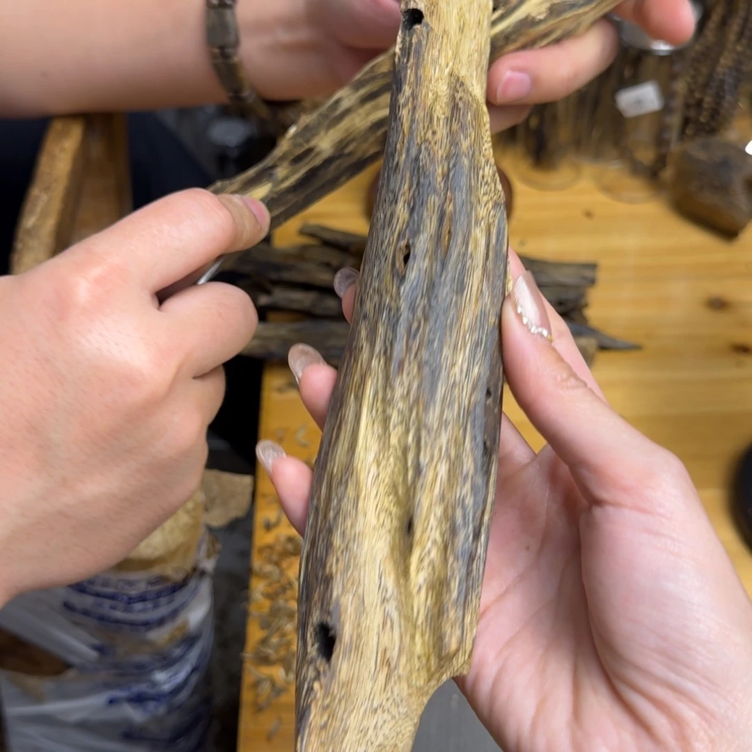 沉香手把件白棋品种块料100克