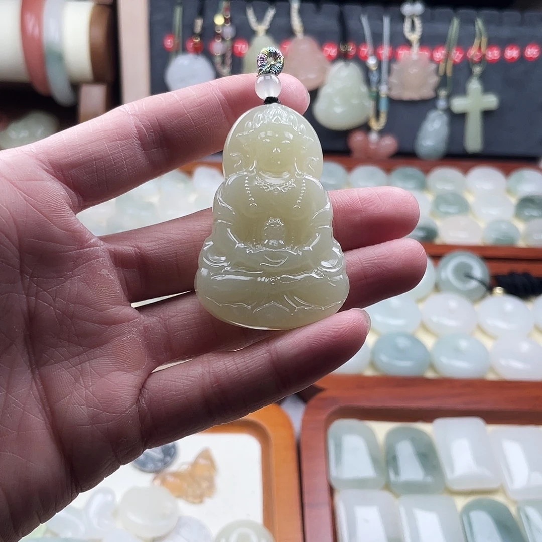 石英质玉未镶嵌颈饰